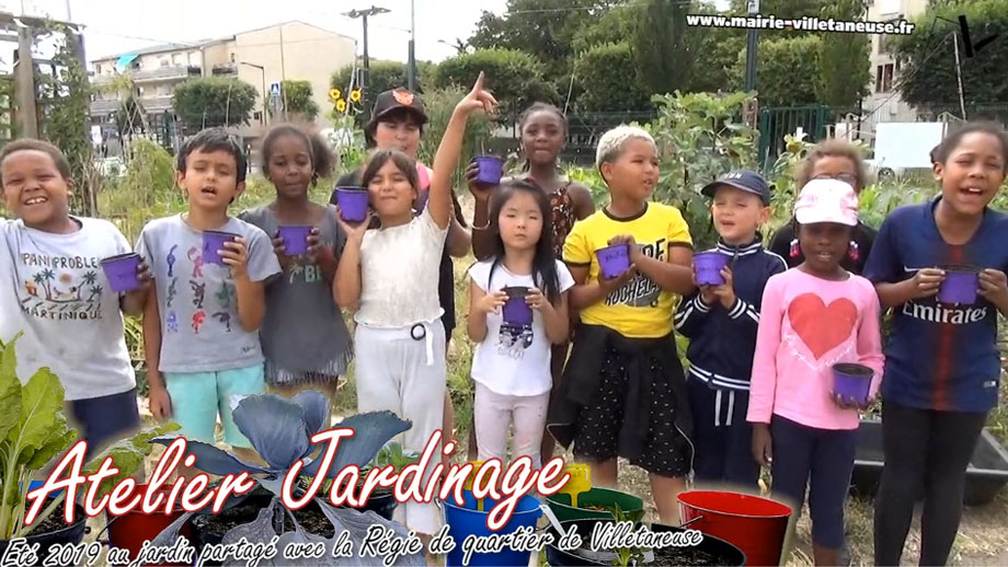 Les enfants des centres de loisirs cet été au Jardin partagé